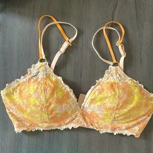 CLOSET CLOSING LIKE NEW Aerie Real Power Wireless Push Up Sunkissed Lace Bra 32D